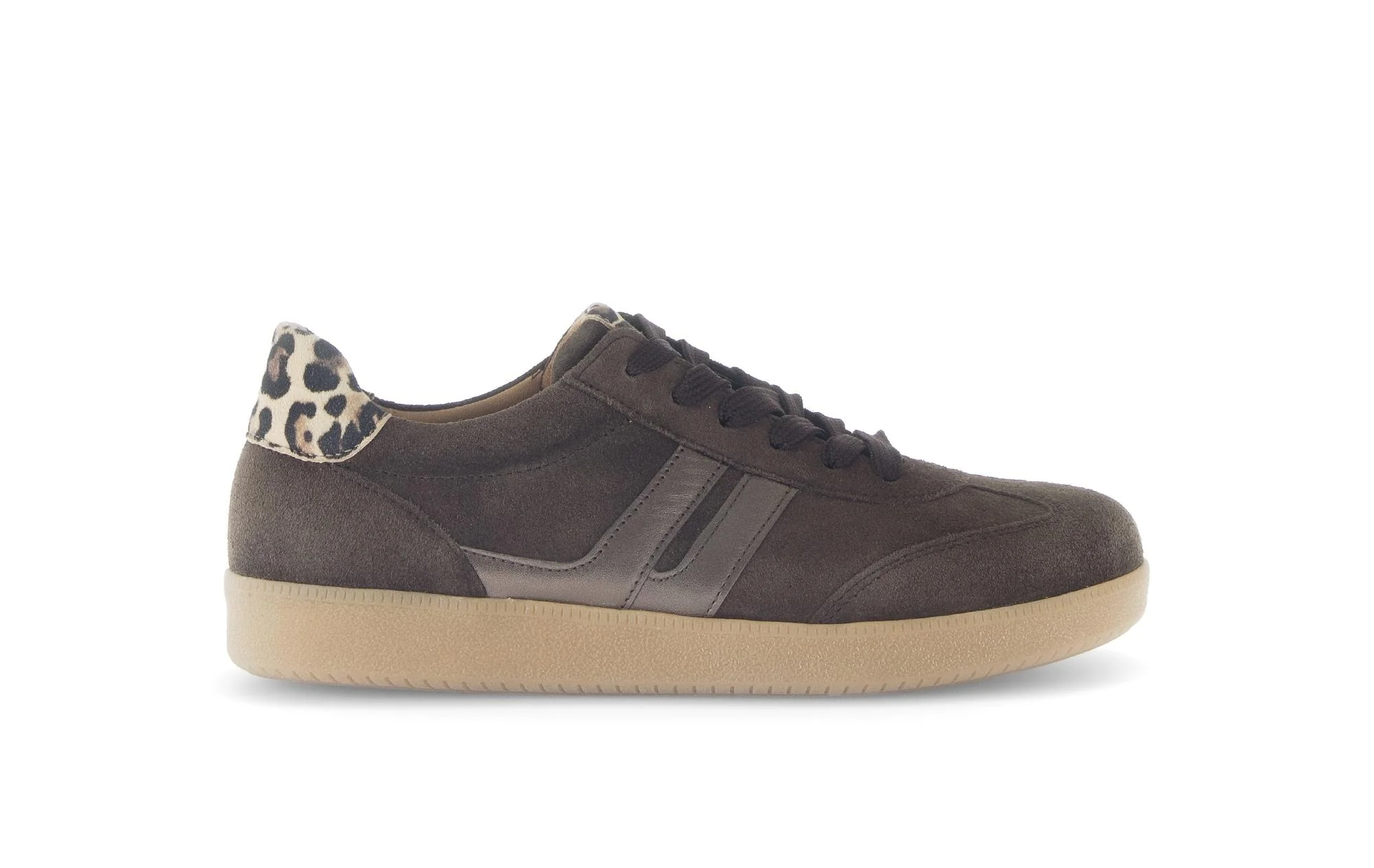 Baskets marron en nubuck
